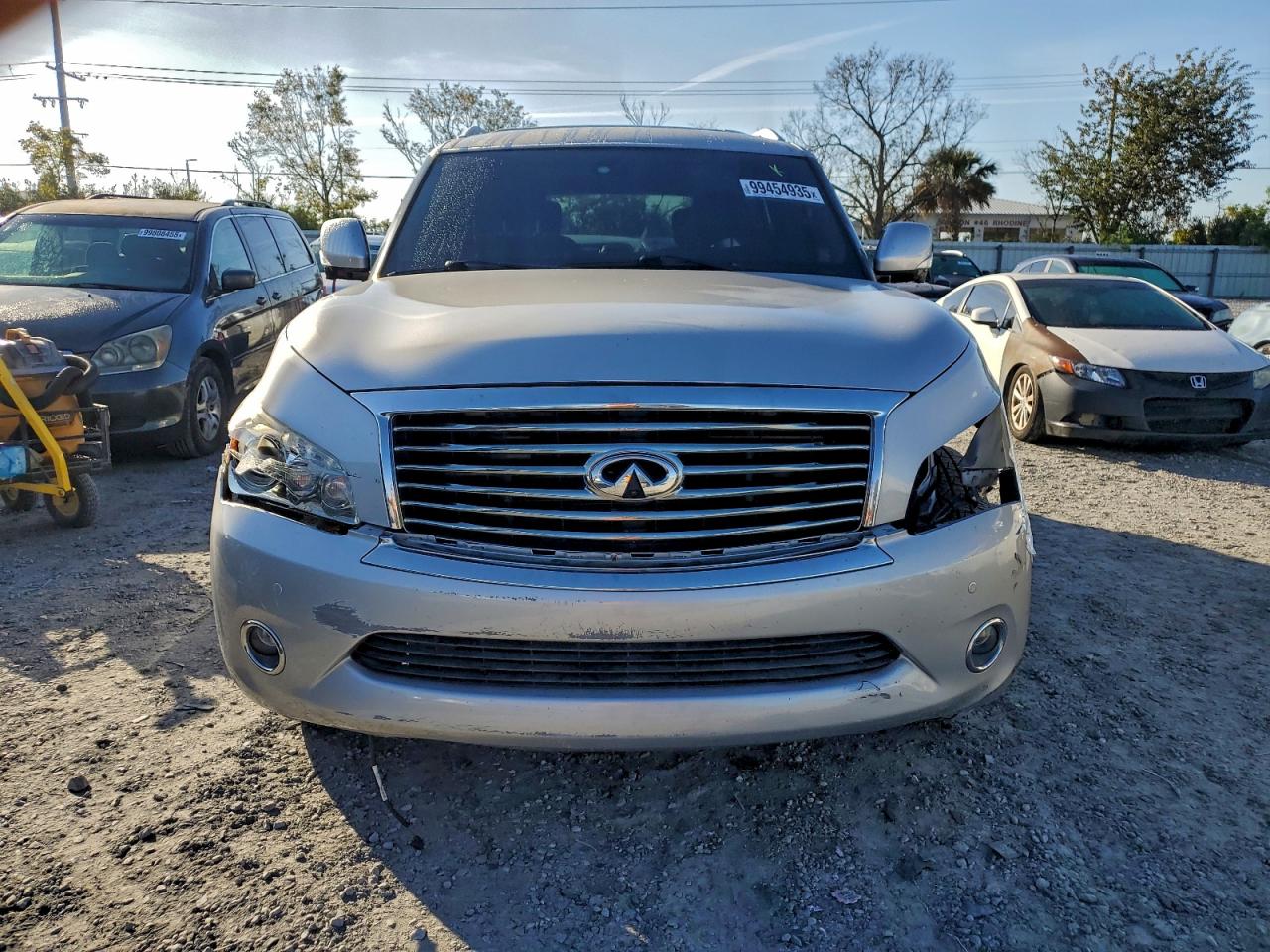 2013 INFINITI QX56 photo 5