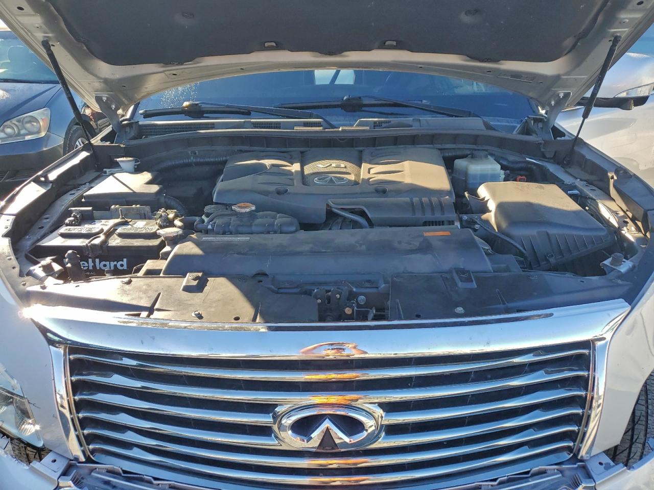 2013 INFINITI QX56 photo 12