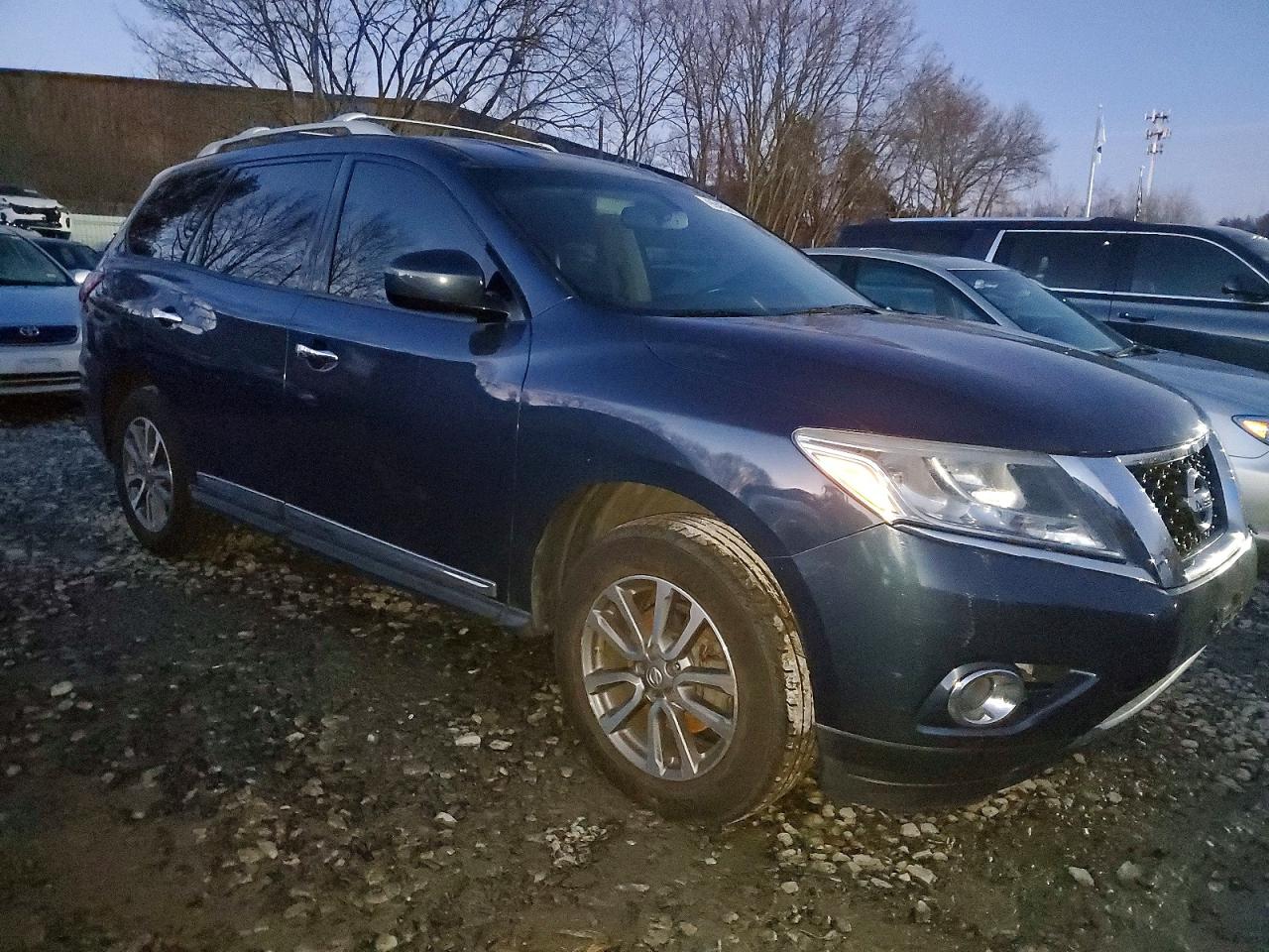 2013 NISSAN PATHFINDER S photo 4