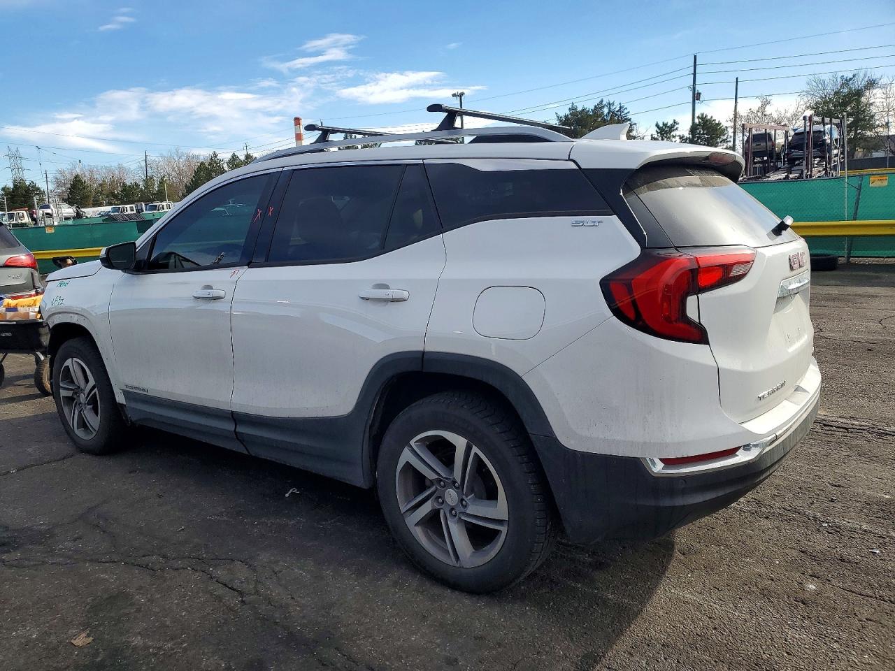 2018 GMC TERRAIN SLT photo 3