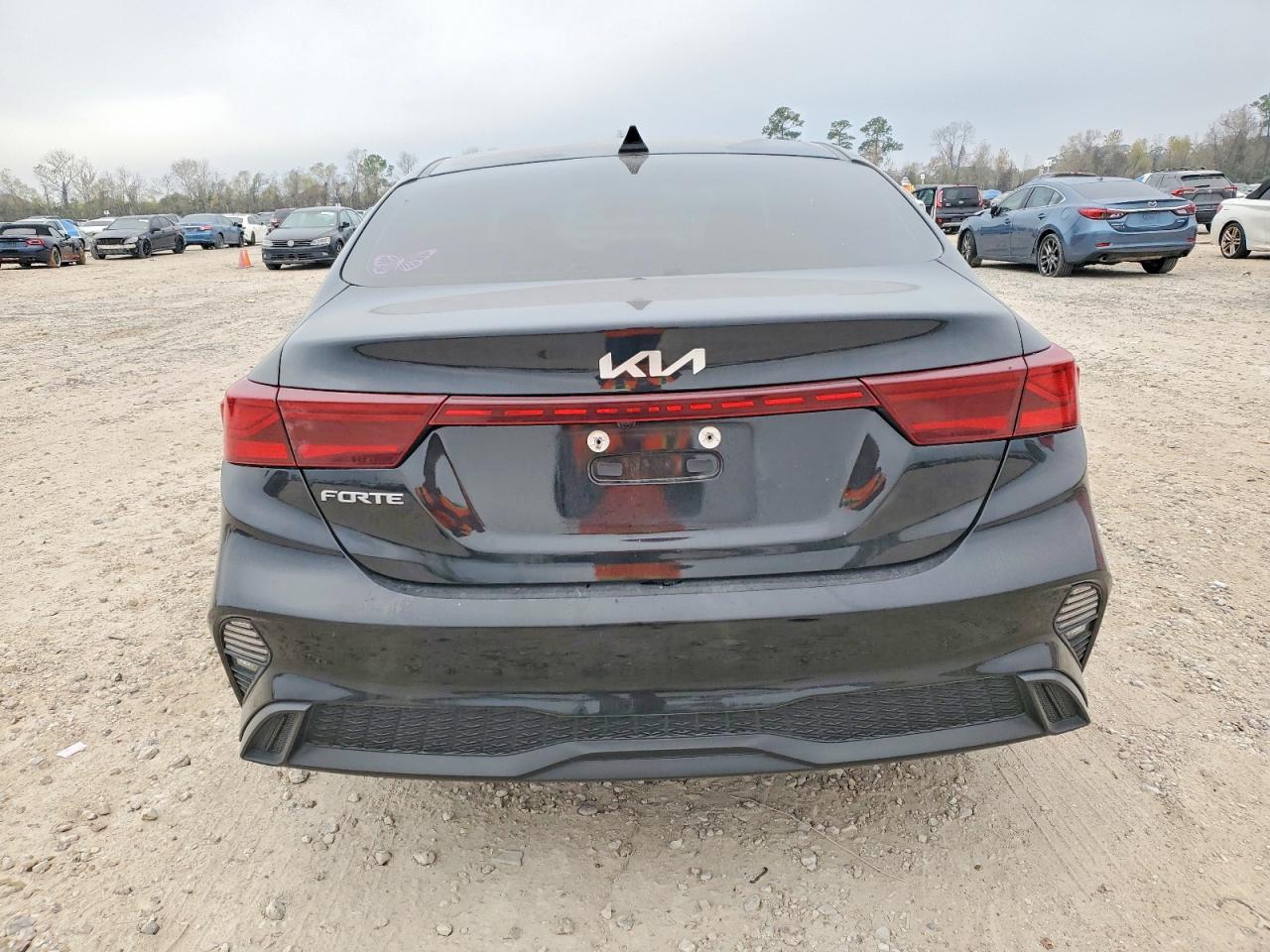 2024 KIA FORTE LX photo 6