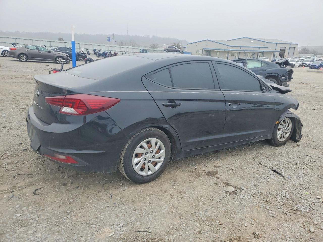 2020 HYUNDAI ELANTRA SE photo 3