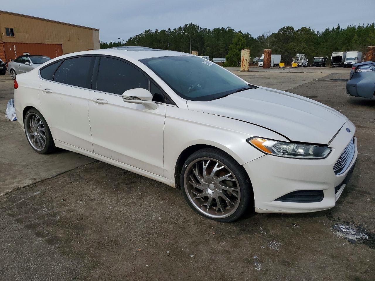 2013 FORD FUSION SE photo 4