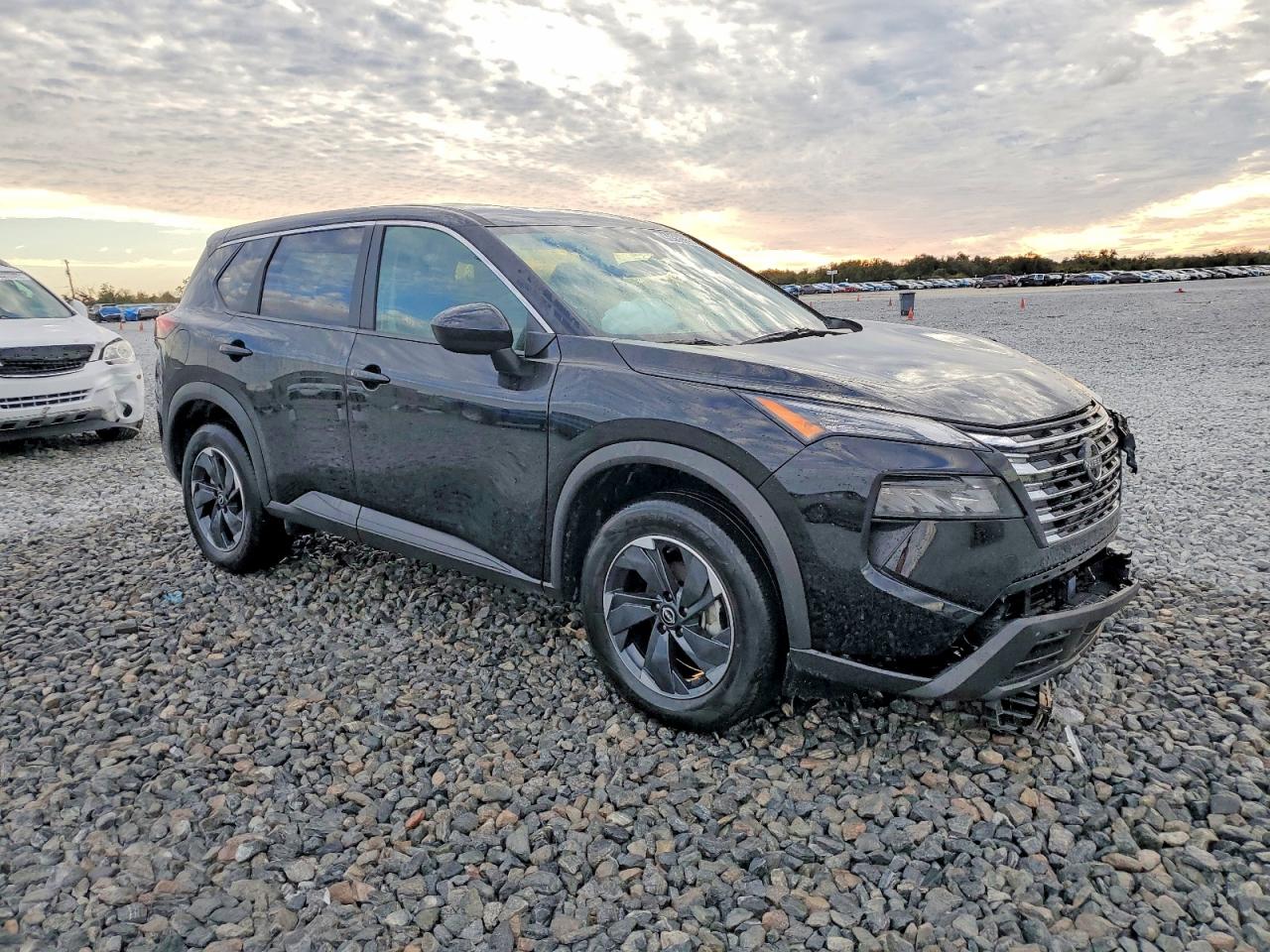 2025 NISSAN ROGUE SV photo 4