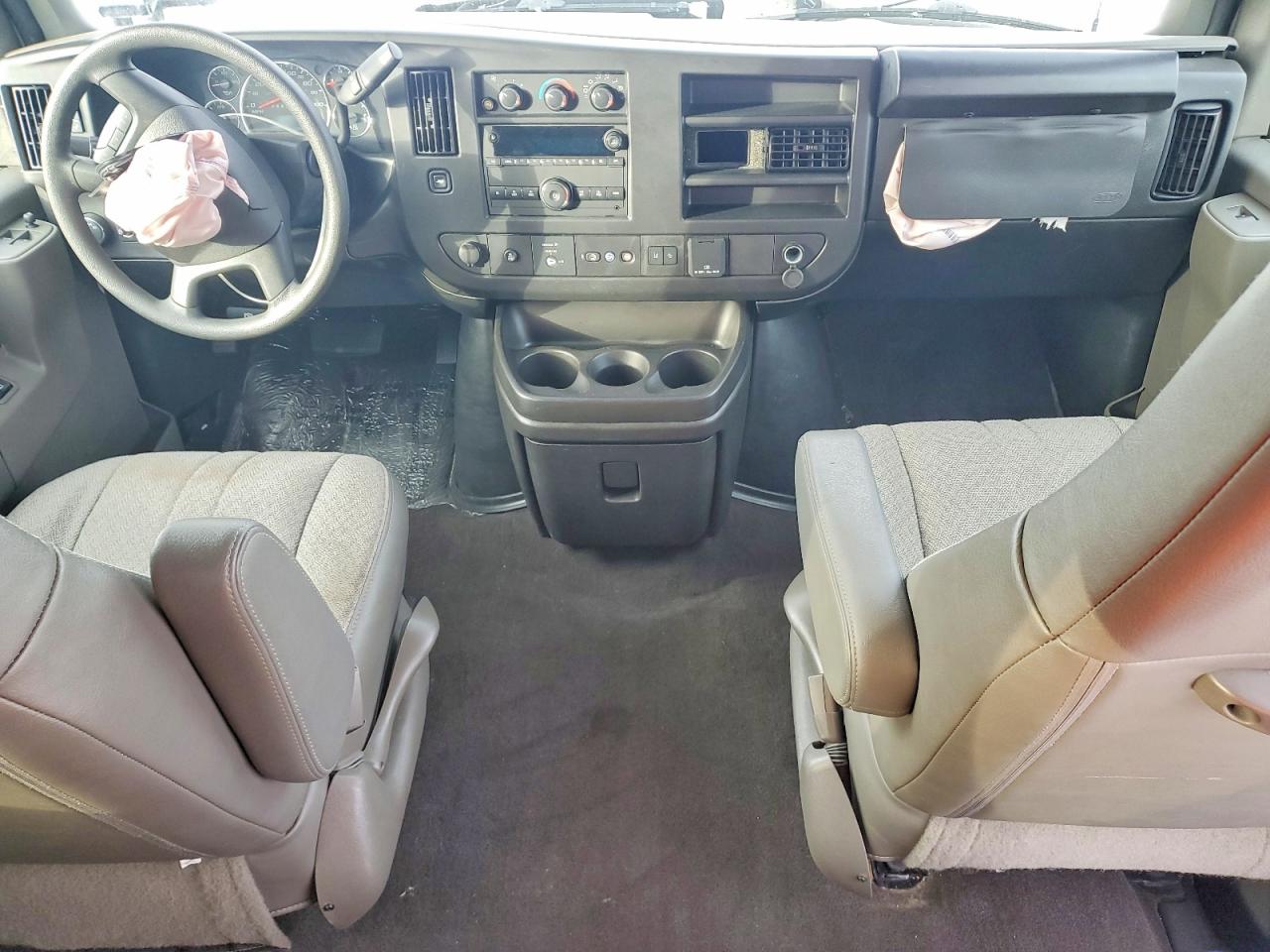 2024 CHEVROLET EXPRESS G3500 LT photo 15
