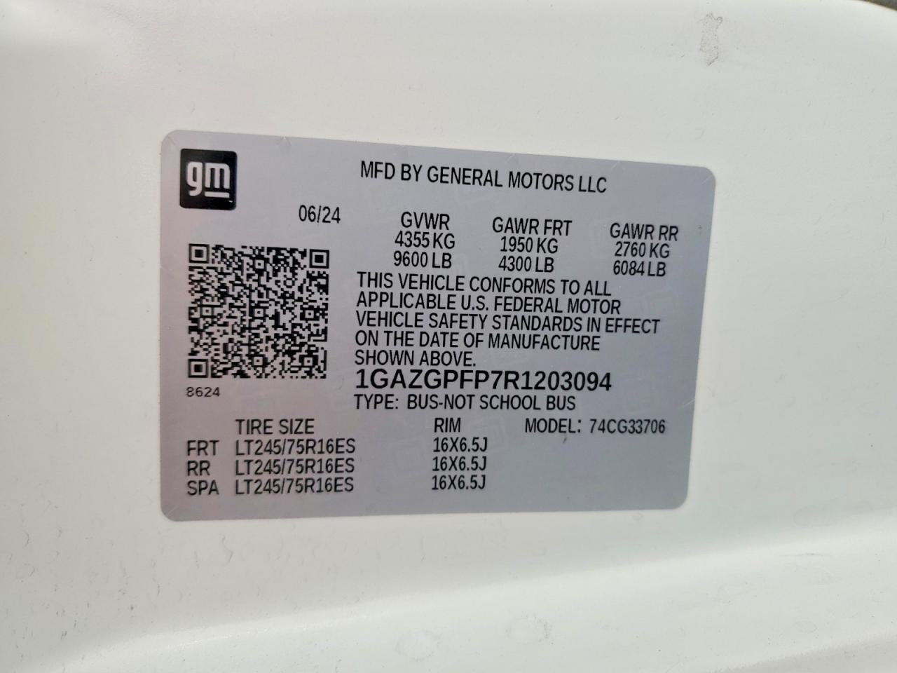 2024 CHEVROLET EXPRESS G3500 LT photo 25