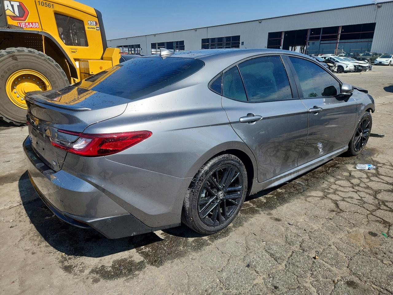 2025 TOYOTA CAMRY SE photo 5