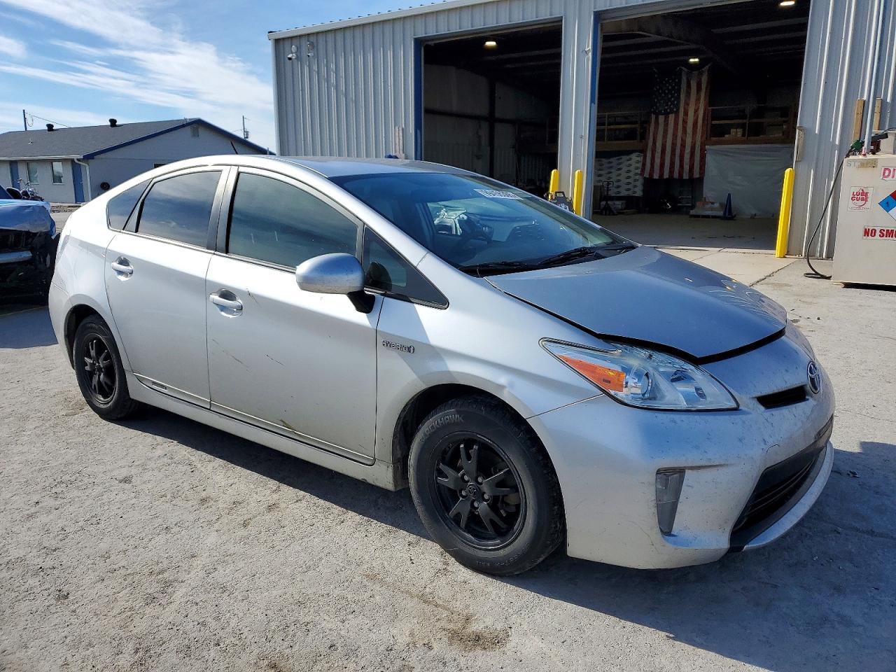 2015 TOYOTA PRIUS photo 4