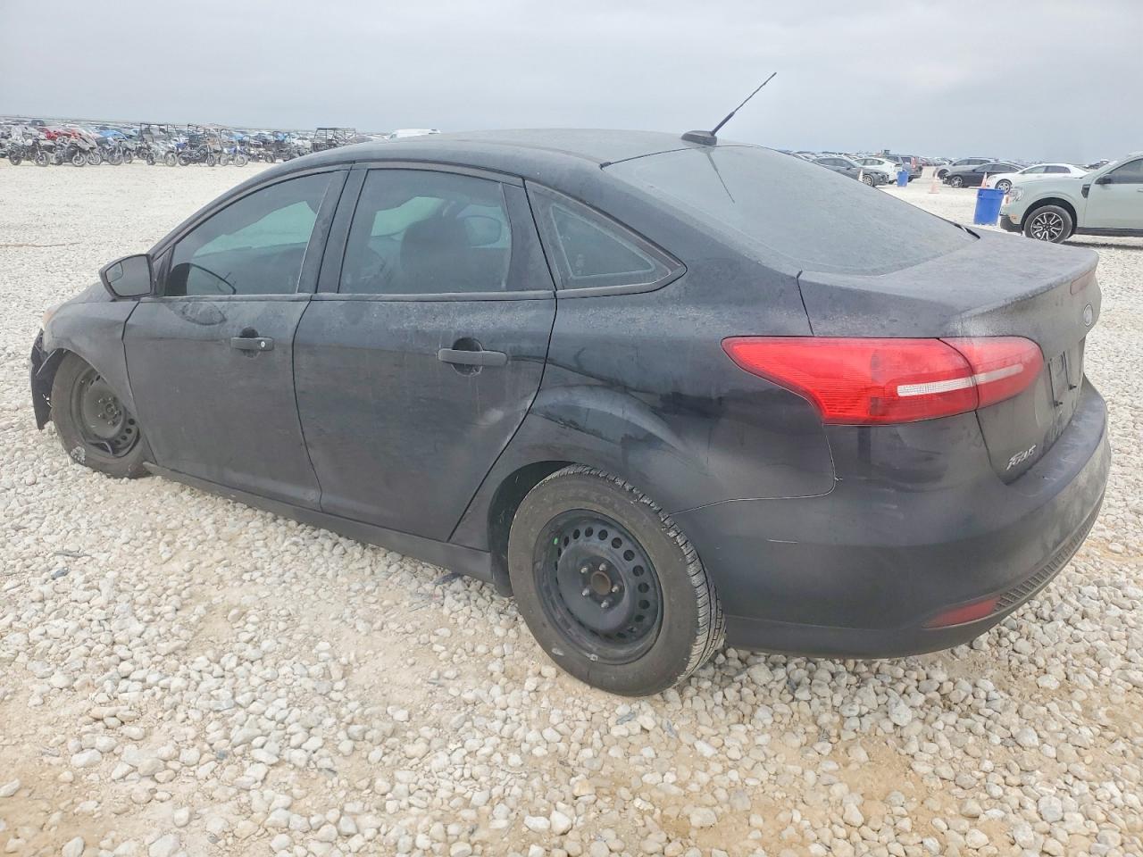 2018 FORD FOCUS S photo 2