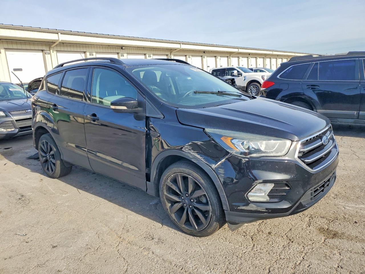 2017 FORD ESCAPE TITANIUM photo 4