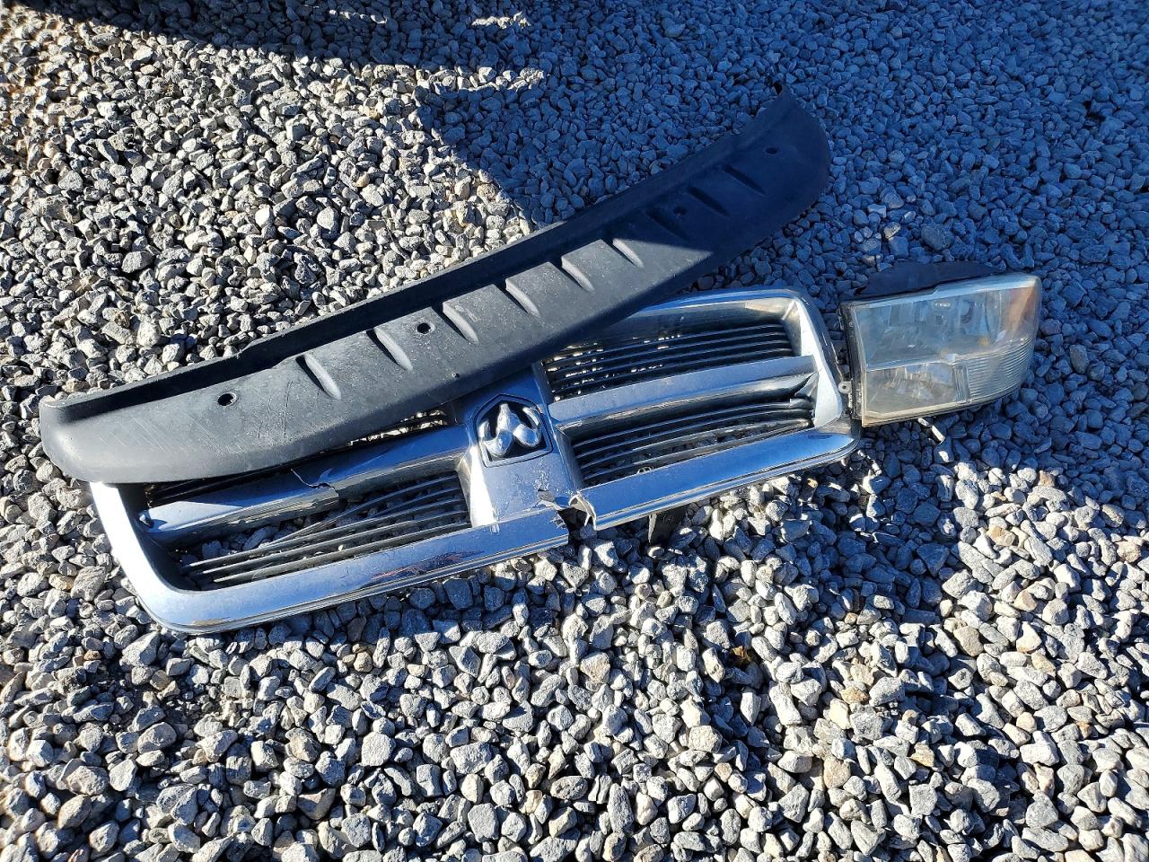 2011 DODGE RAM 1500 photo 12