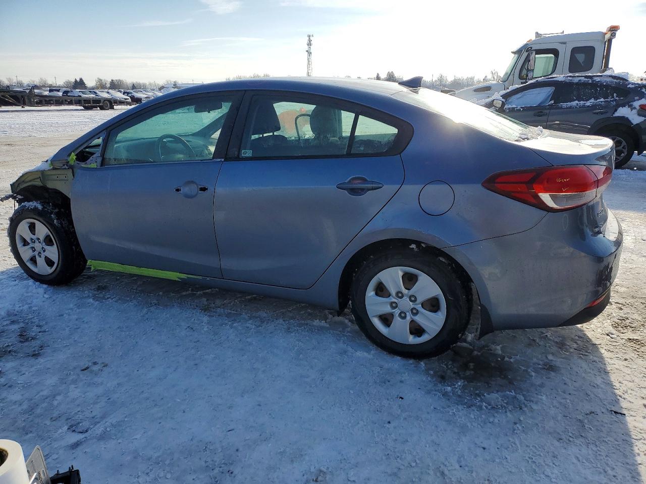 2017 KIA FORTE LX photo 2