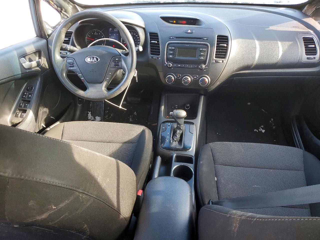 2017 KIA FORTE LX photo 8