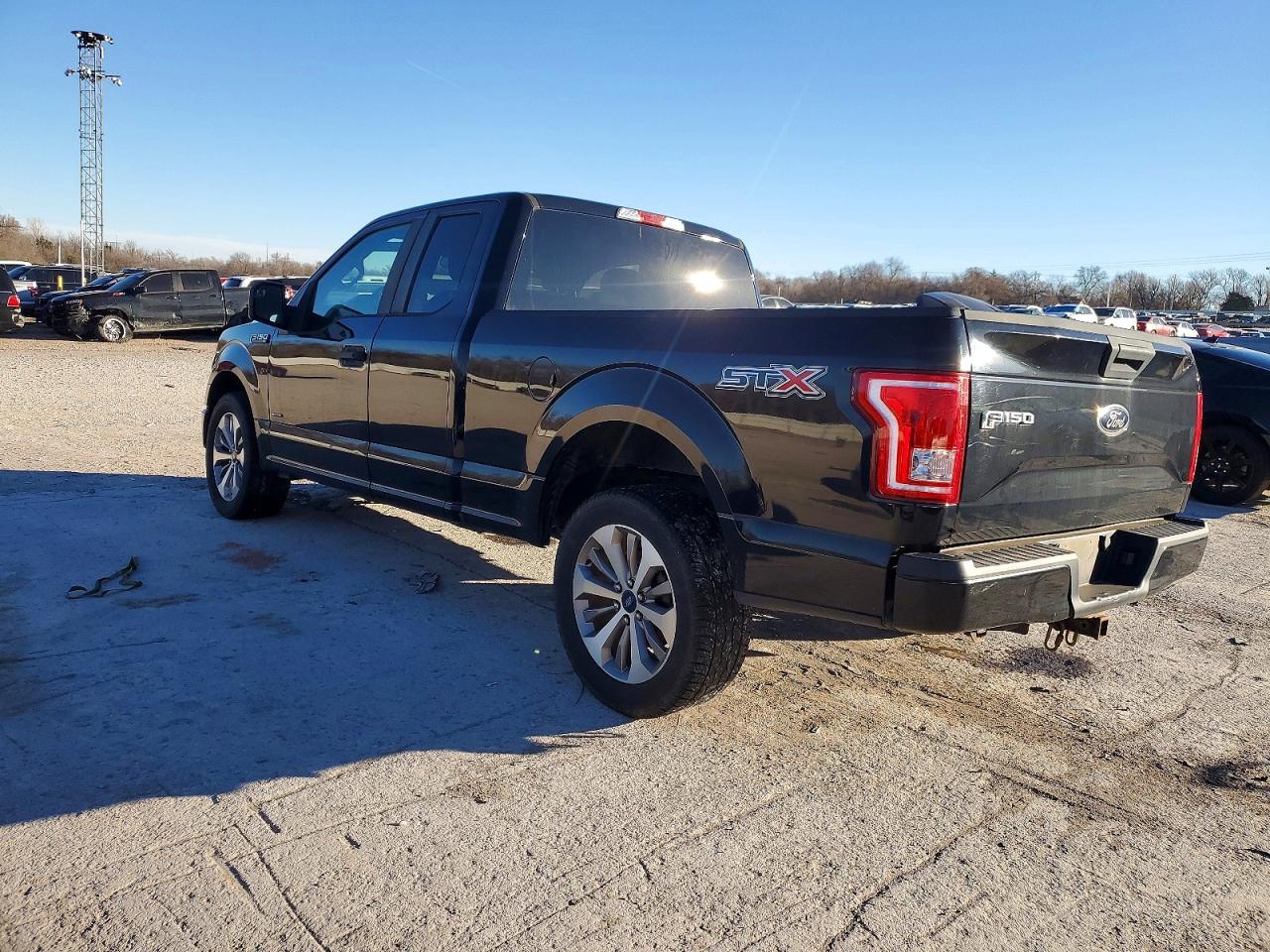 2017 FORD F150 SUPER CAB photo 2