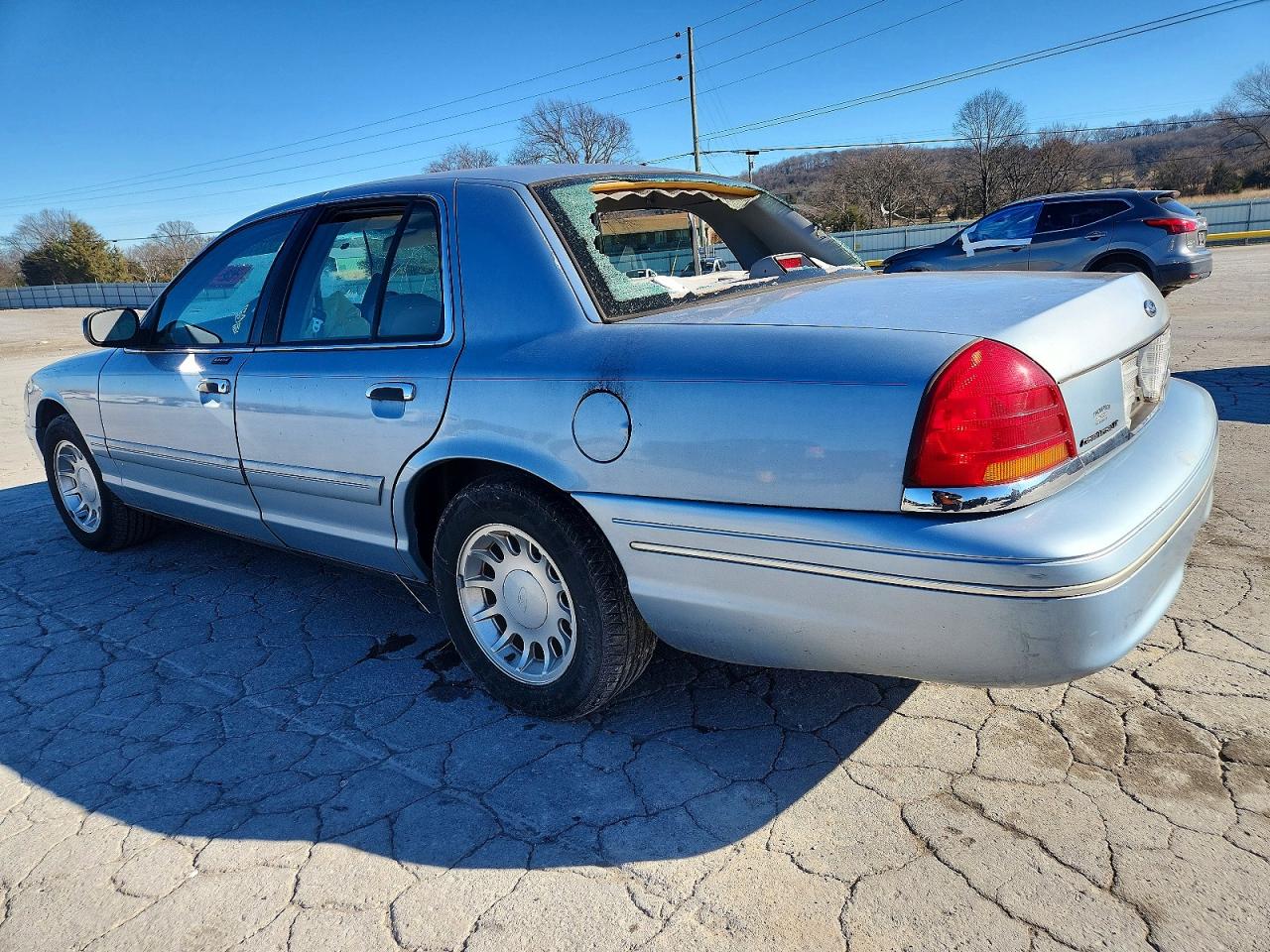 2000 FORD CROWN VICTORIA LX photo 2