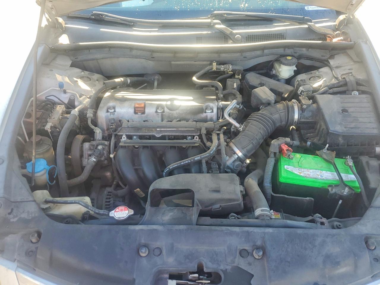2010 HONDA ACCORD LXP photo 11