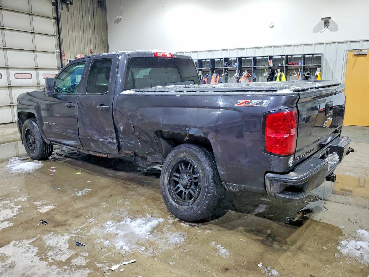 2016 CHEVROLET SILVERADO K1500 LT photo 2