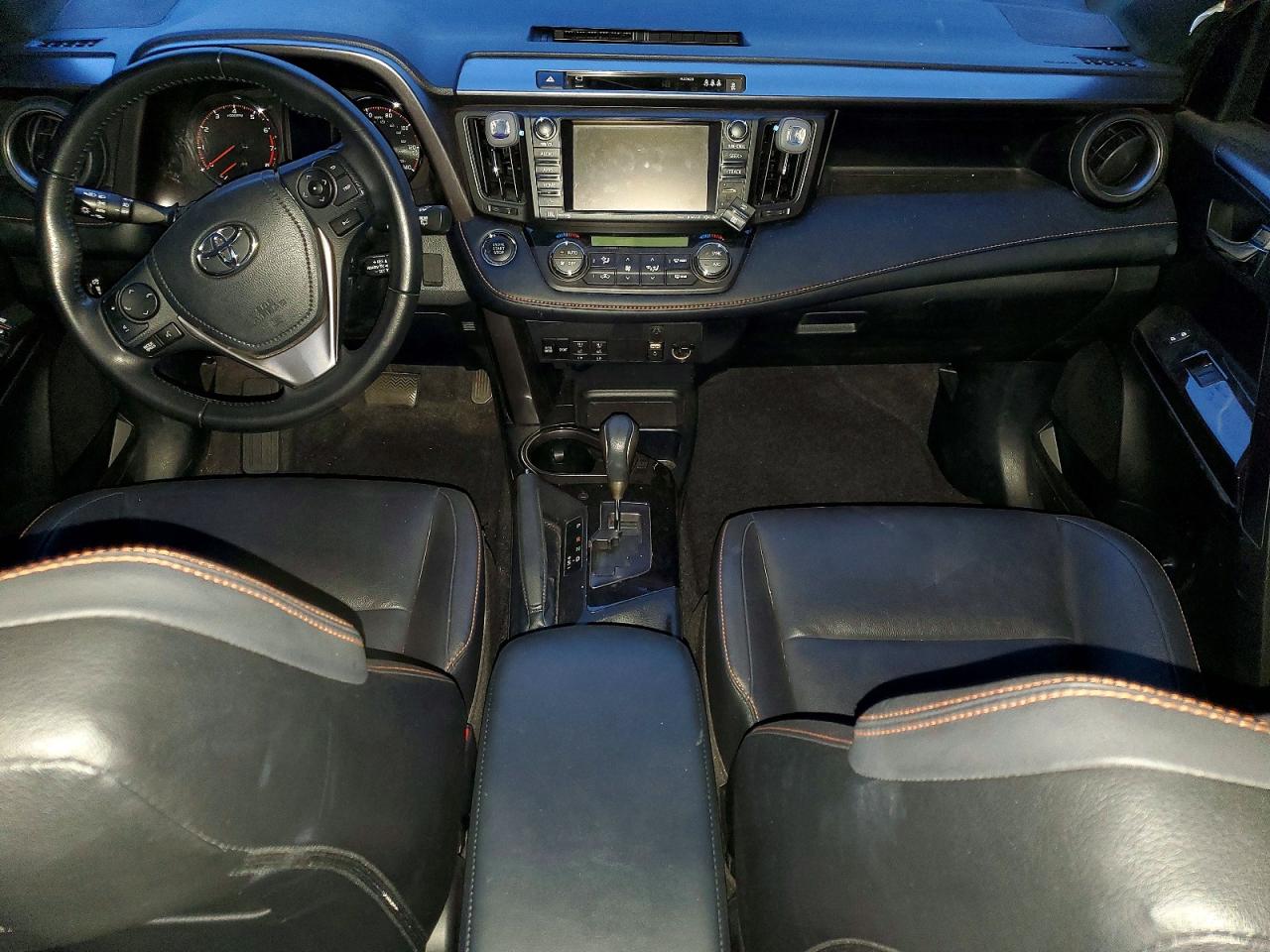 2018 TOYOTA RAV4 SE photo 8