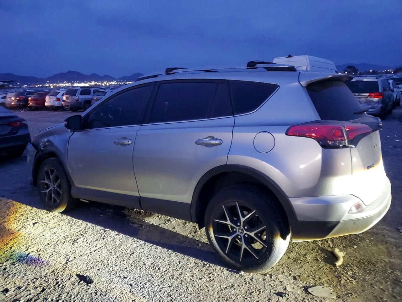 2018 TOYOTA RAV4 SE photo 2