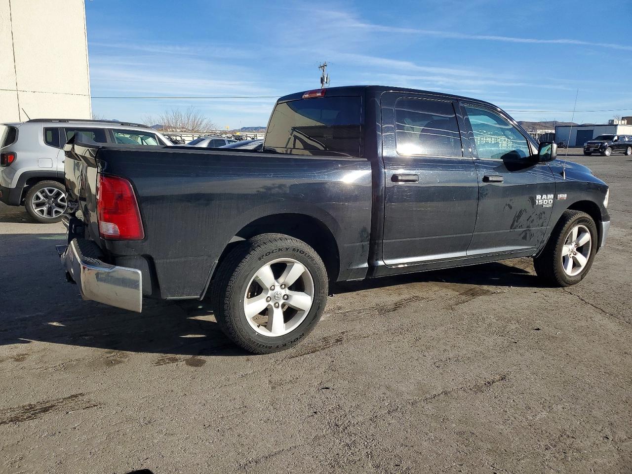2021 RAM 1500 CLASSIC TRADESMAN photo 3
