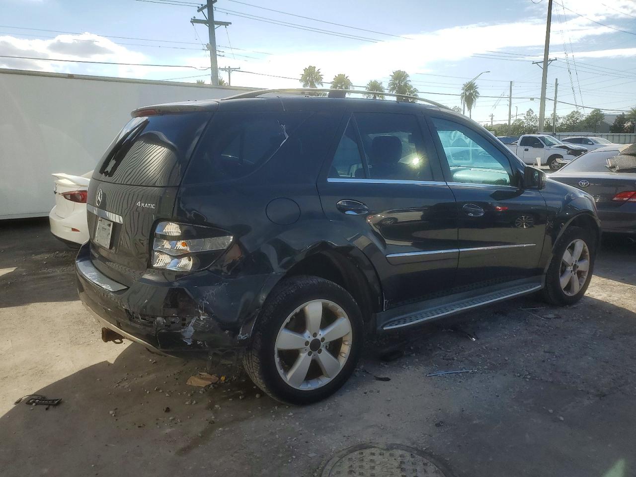 2011 MERCEDES-BENZ ML 350 4MATIC photo 3