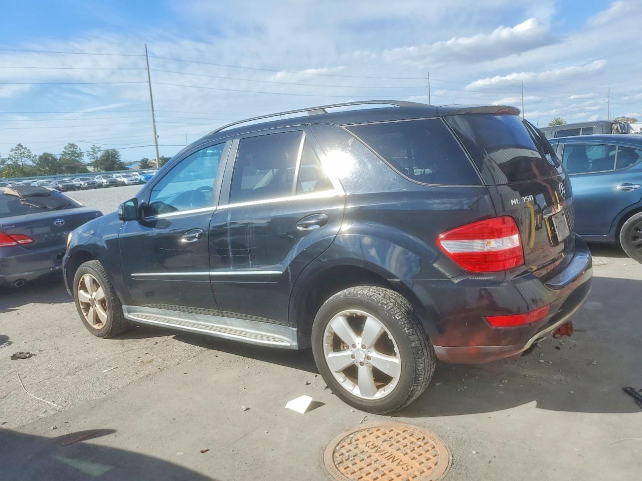 2011 MERCEDES-BENZ ML 350 4MATIC photo 2