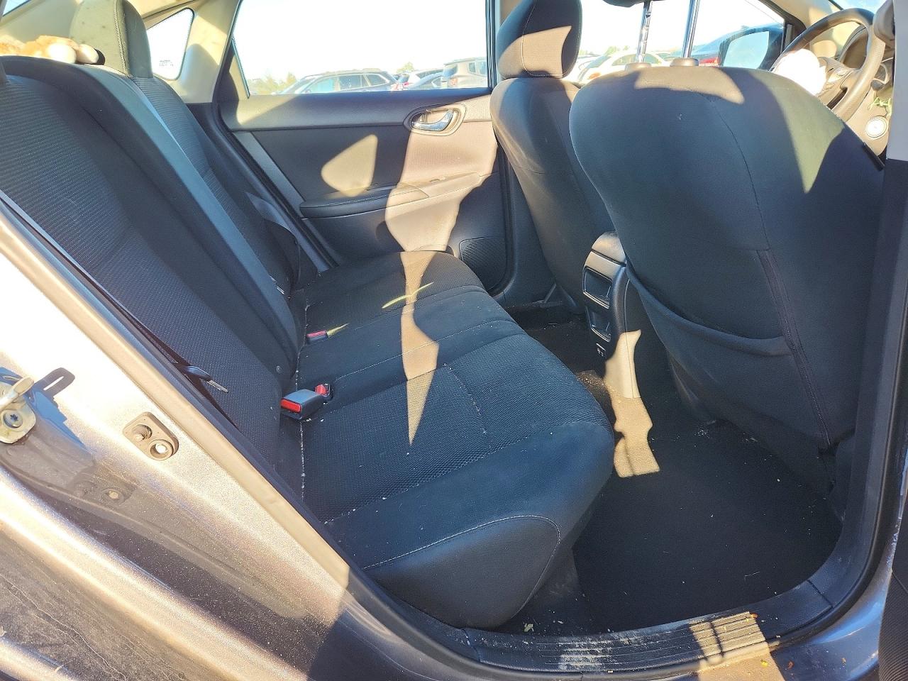 2019 NISSAN SENTRA S photo 10