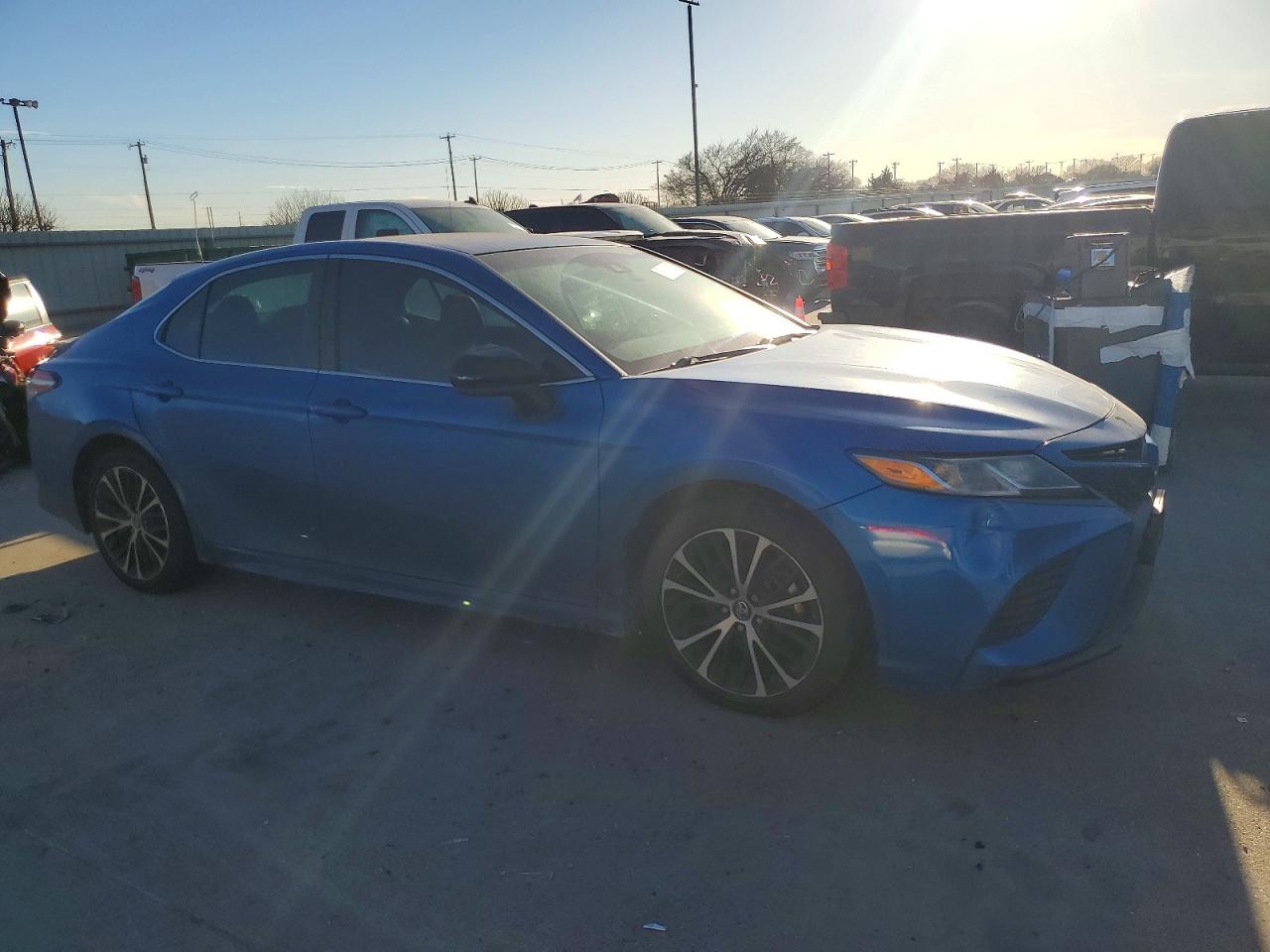2019 TOYOTA CAMRY L photo 4