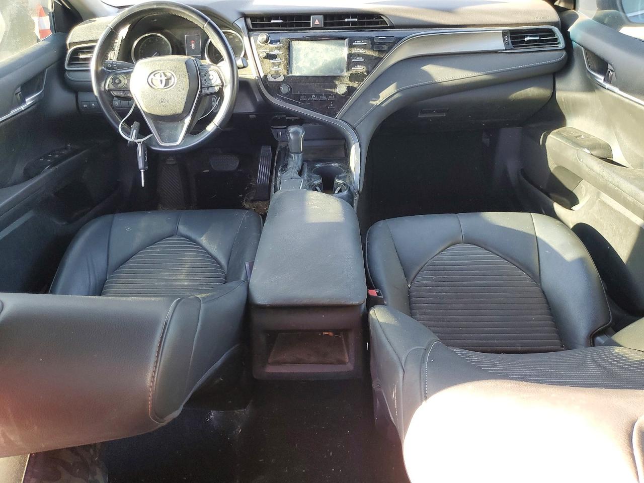 2019 TOYOTA CAMRY L photo 8