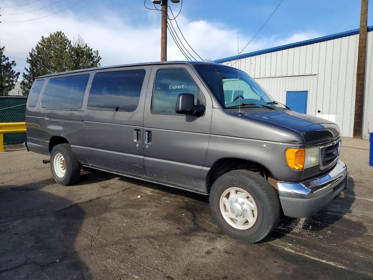 2005 FORD ECONOLINE E350 SUPER DUTY WAGON photo 4