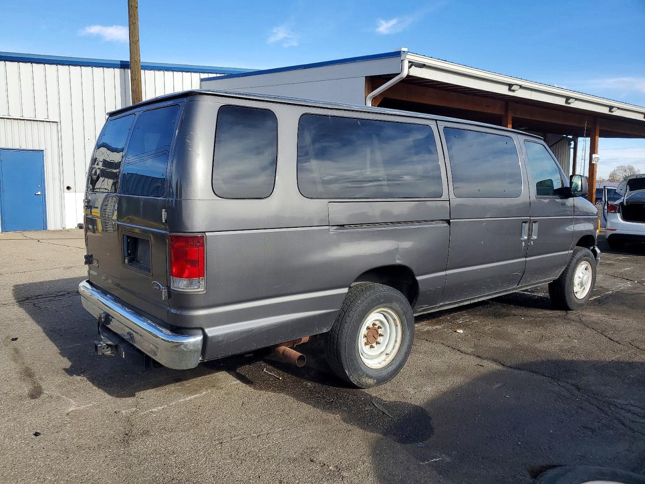 2005 FORD ECONOLINE E350 SUPER DUTY WAGON photo 3