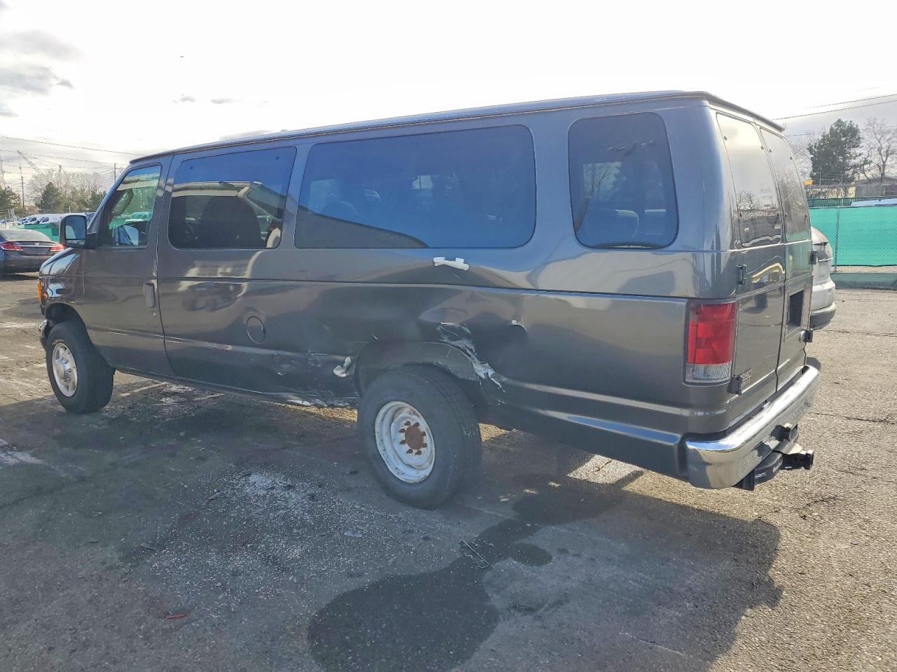 2005 FORD ECONOLINE E350 SUPER DUTY WAGON photo 2