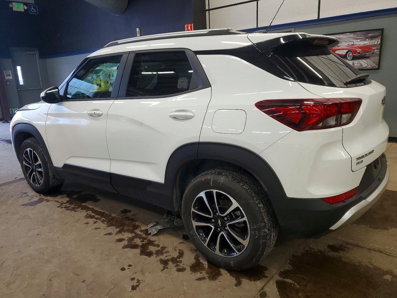 2025 CHEVROLET TRAILBLAZER LT photo 2
