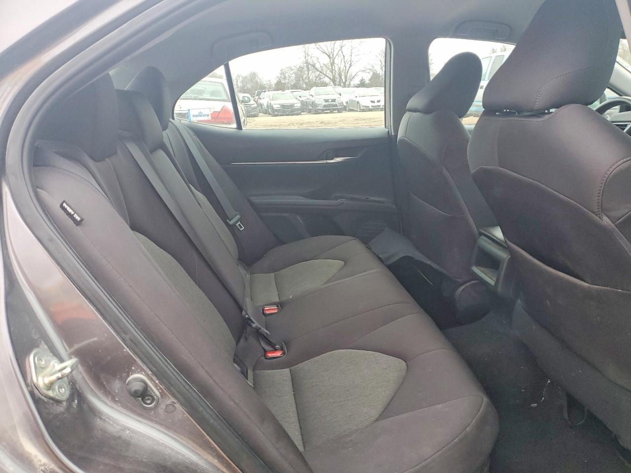 2020 TOYOTA CAMRY LE photo 19
