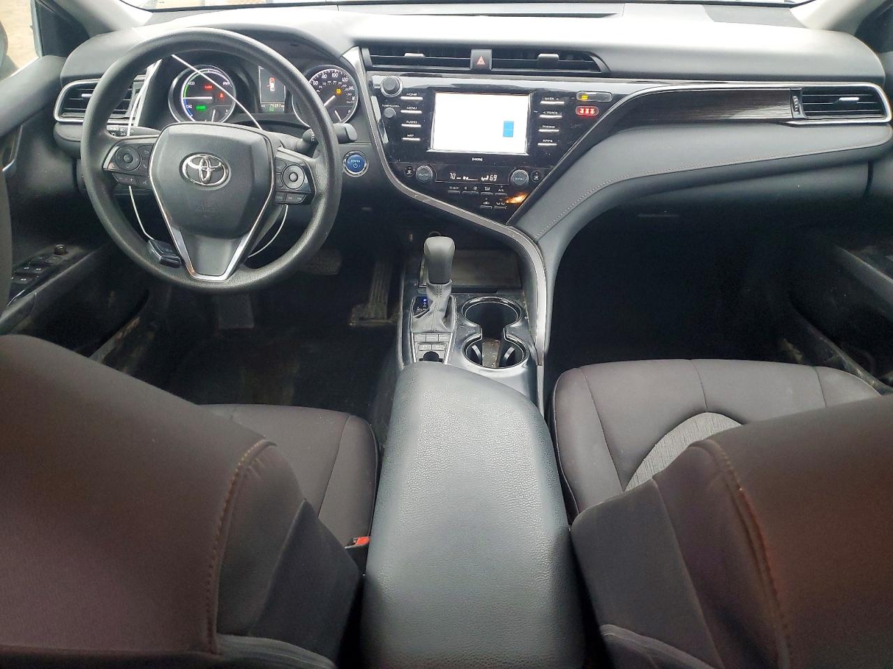 2020 TOYOTA CAMRY LE photo 15