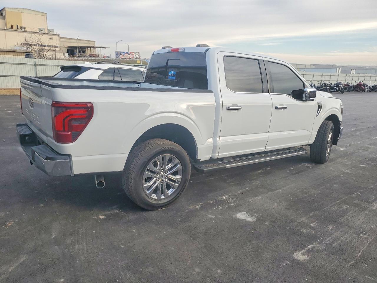 2024 FORD F150 LARIAT photo 3