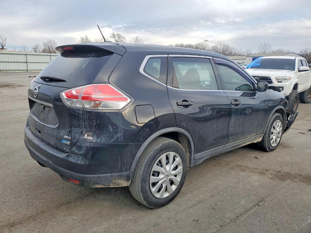 2016 NISSAN ROGUE S photo 3