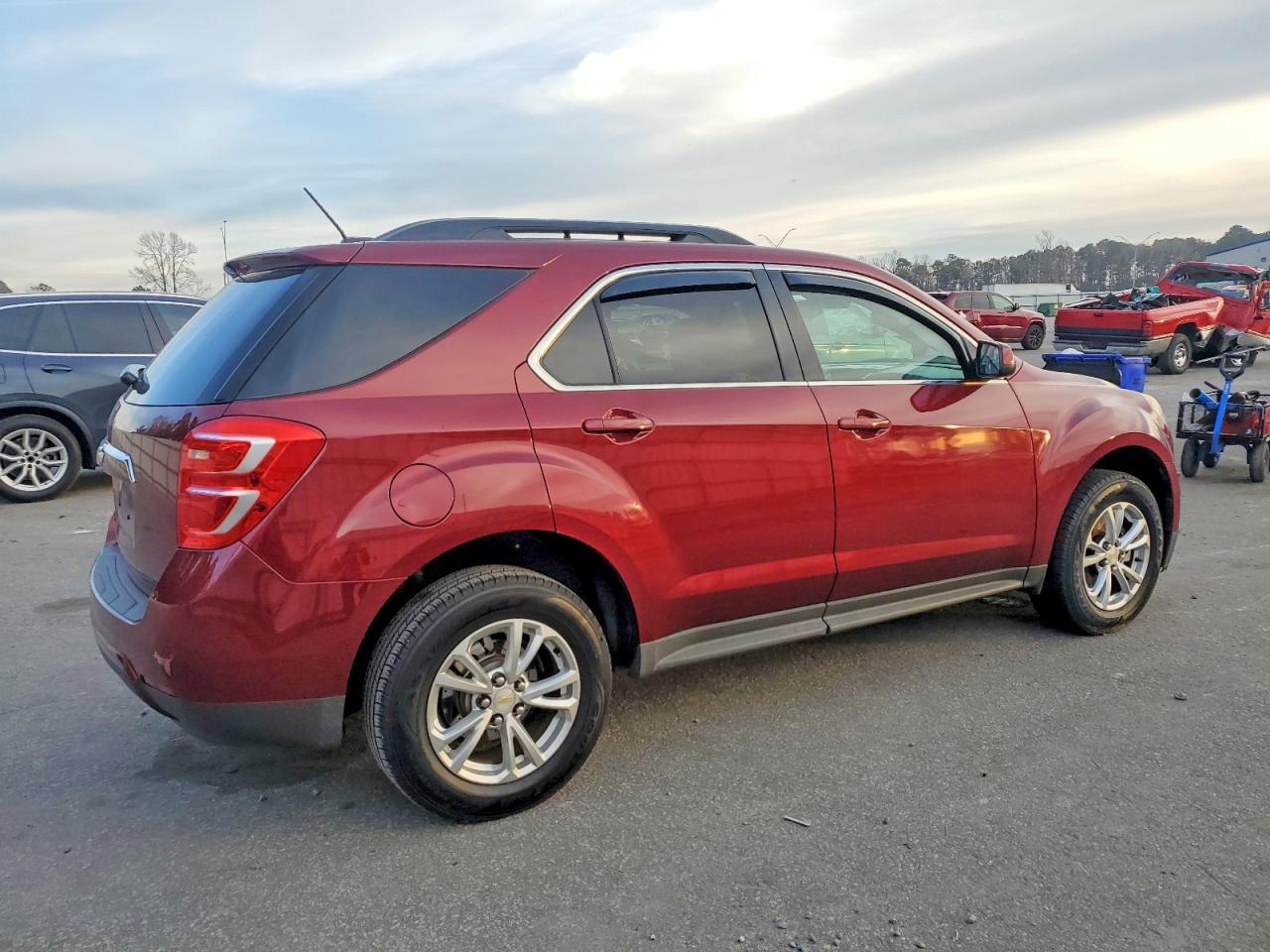 2017 CHEVROLET EQUINOX LT photo 3