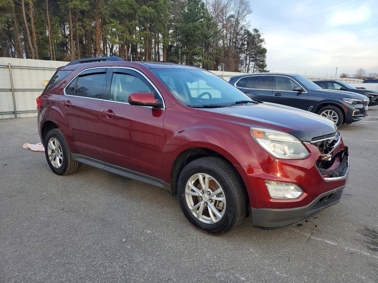2017 CHEVROLET EQUINOX LT photo 4