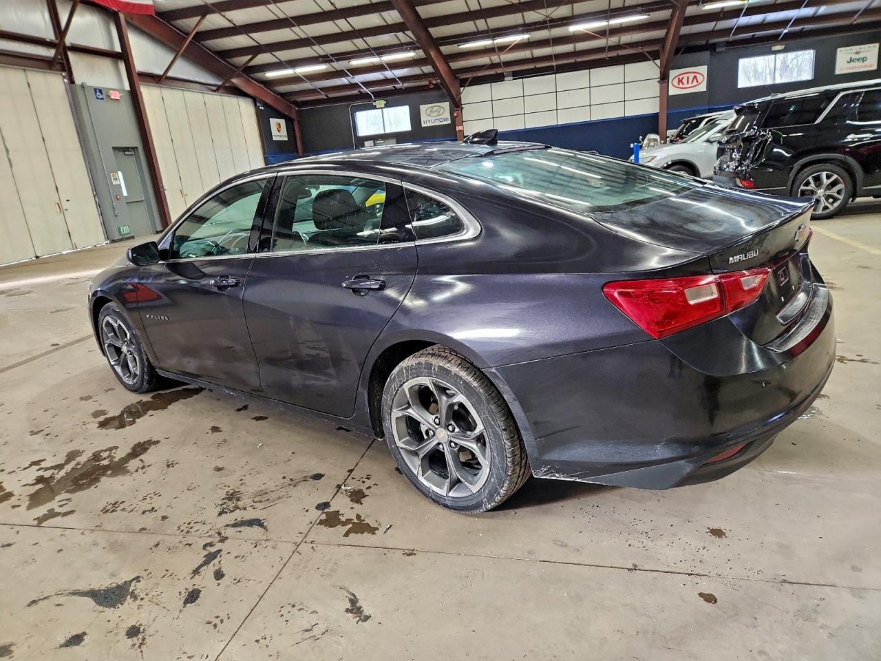 2023 CHEVROLET MALIBU LT photo 3