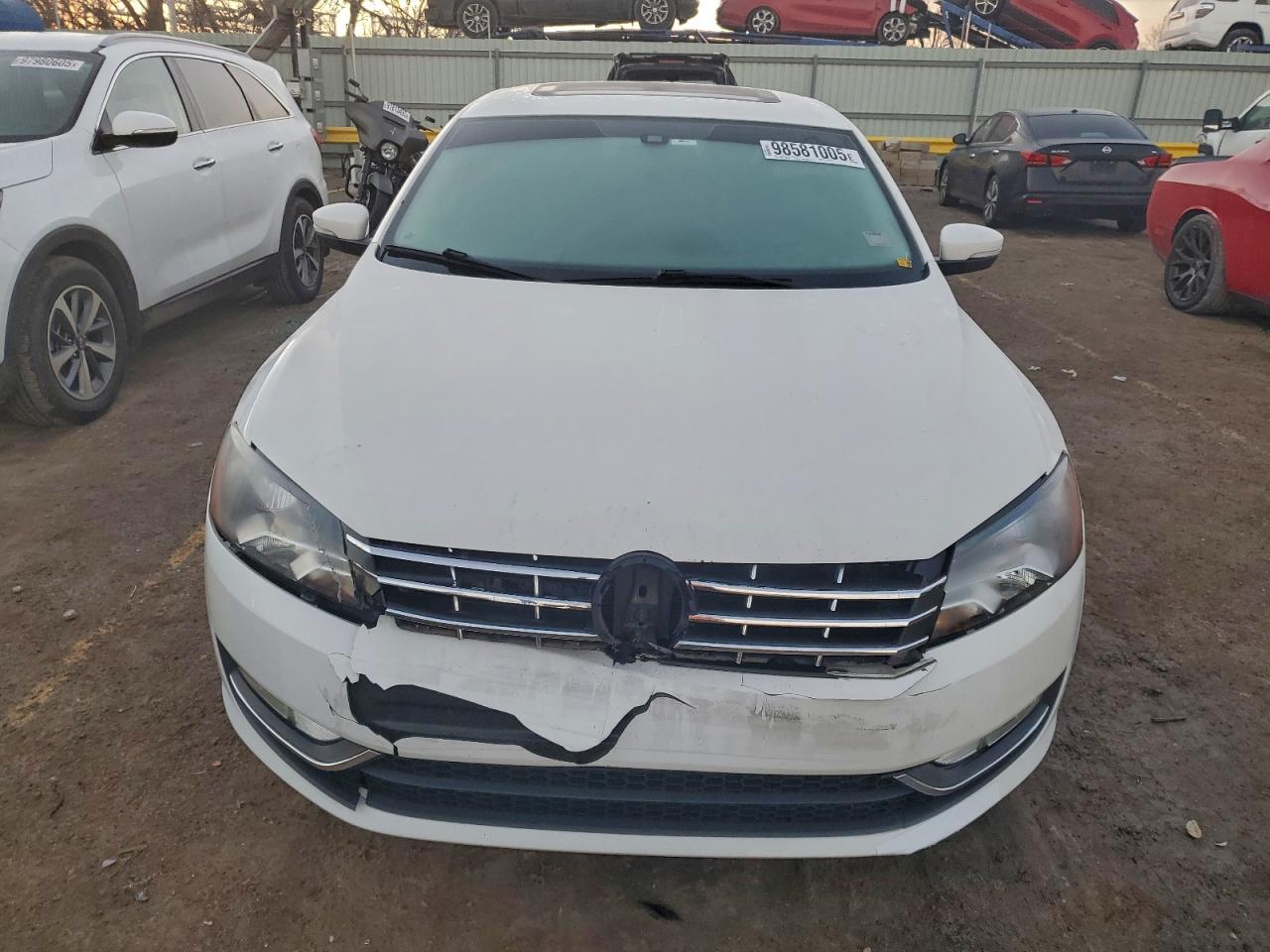 2015 VOLKSWAGEN PASSAT SE photo 5