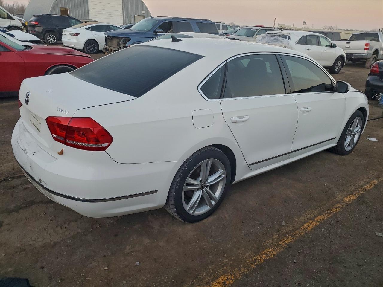 2015 VOLKSWAGEN PASSAT SE photo 3
