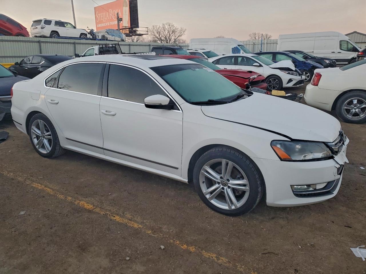 2015 VOLKSWAGEN PASSAT SE photo 4