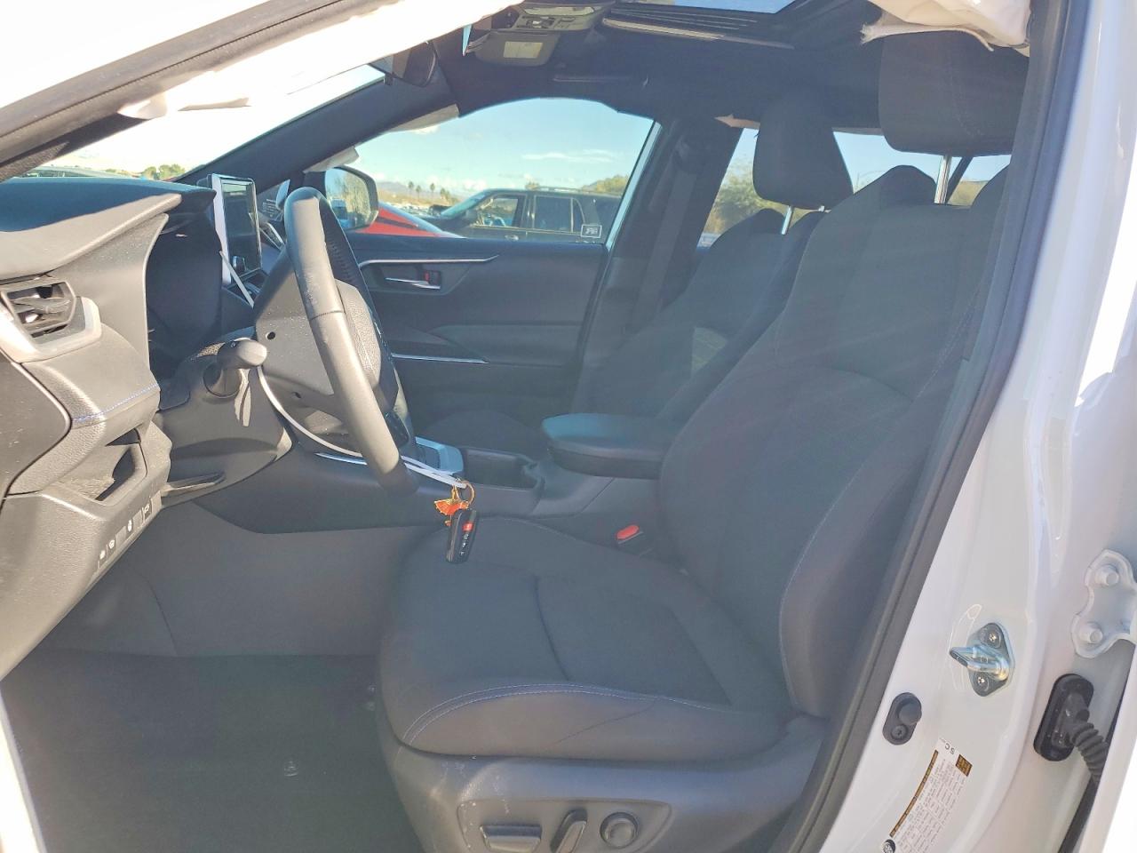 2024 TOYOTA RAV4 SE photo 7