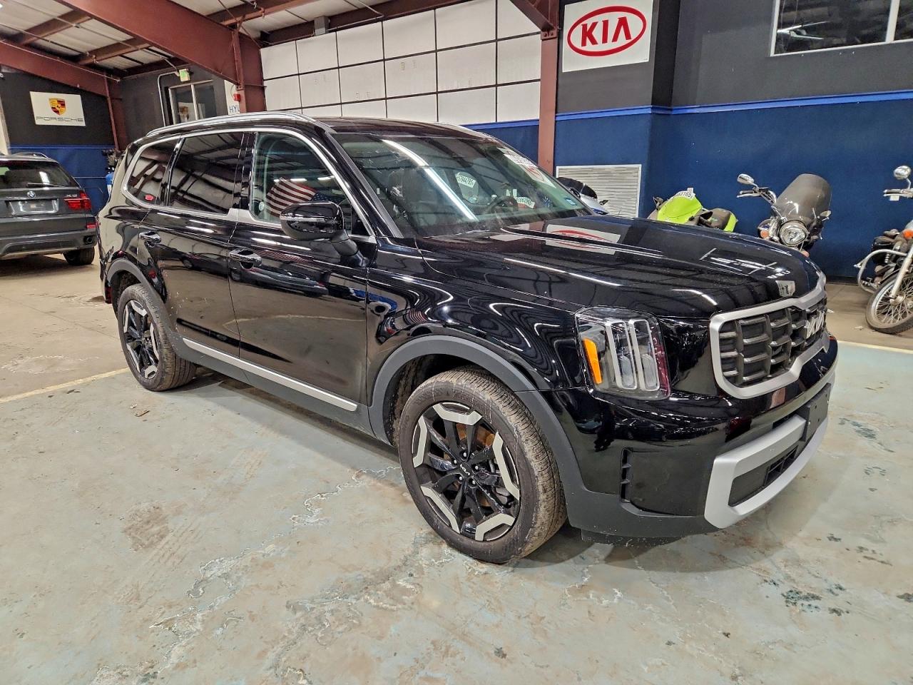 2025 KIA TELLURIDE S photo 4