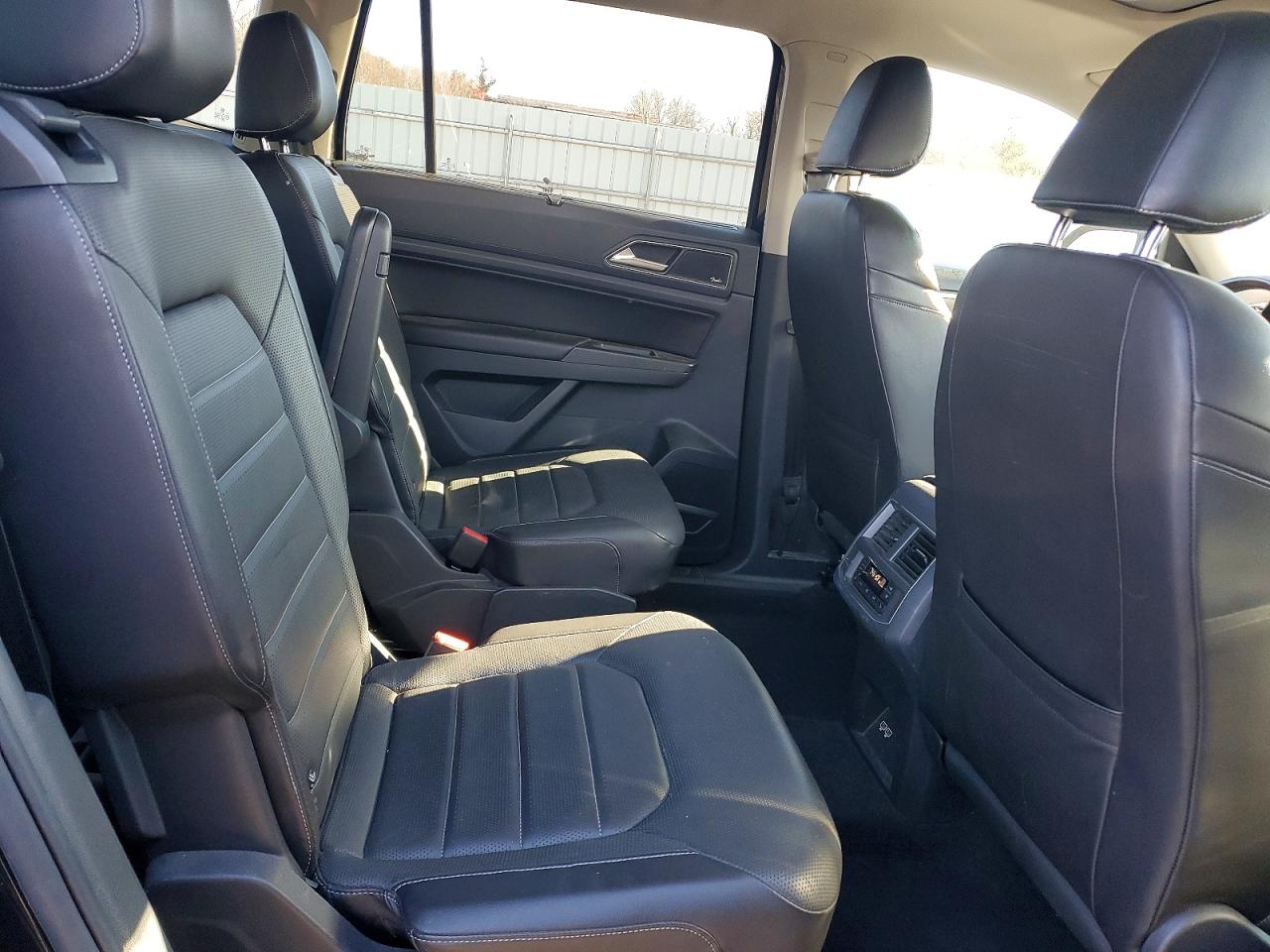 2018 VOLKSWAGEN ATLAS SEL PREMIUM photo 11