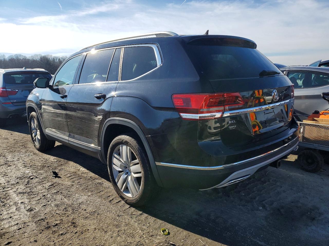 2018 VOLKSWAGEN ATLAS SEL PREMIUM photo 2