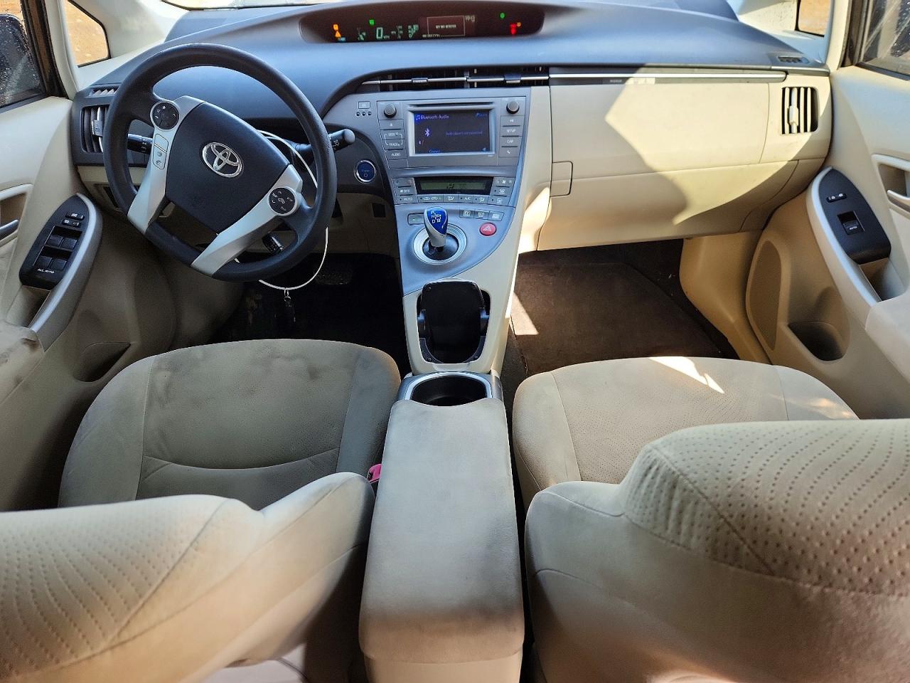 2012 TOYOTA PRIUS photo 8