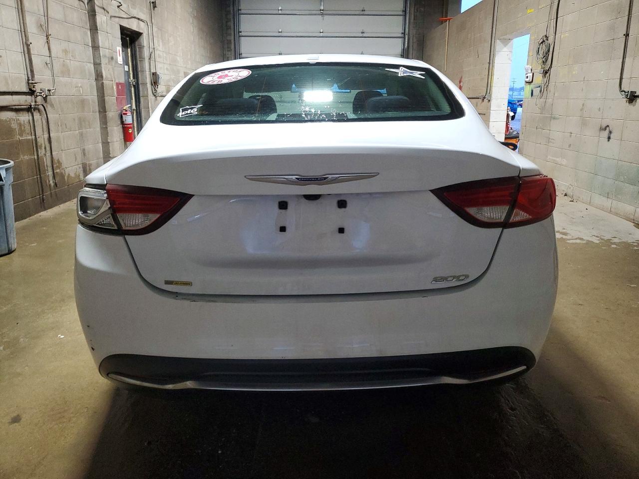 2016 CHRYSLER 200 LIMITED photo 6