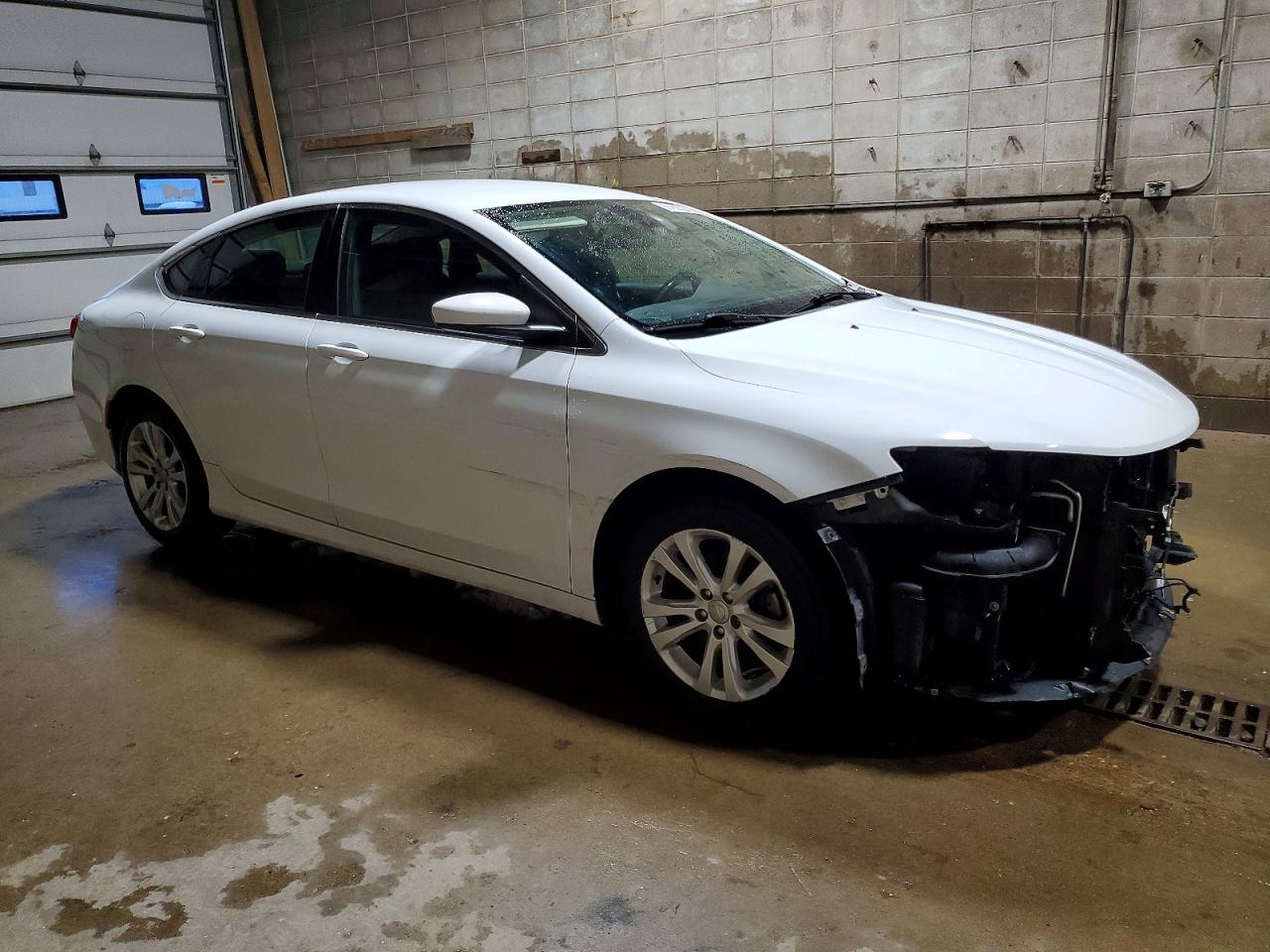 2016 CHRYSLER 200 LIMITED photo 4